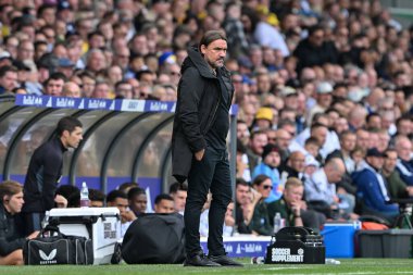 Leeds United 'ın Daniel Farke teknik direktörü Leeds United ile Leeds United' ın 14 Eylül 2024 'te Elland Road, Leeds, İngiltere' de oynadığı maçta Leeds United 'a karşı oynamıştır.