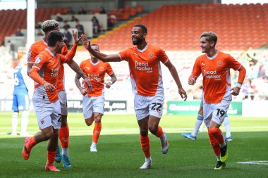 Blackpool 'dan CJ Hamilton, 14 Eylül 2024' te Bloomfield Road, Blackpool, İngiltere 'de oynanan Blackpool-Exeter City maçında 1-0 kazanma hedefini kutluyor.