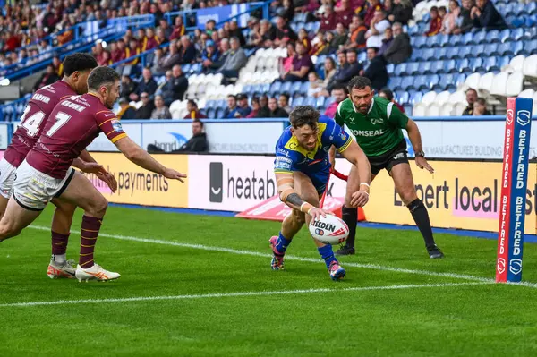 Warrington Wolves 'tan Matty Ashton Betfred Süper Lig 26. Raundda John Smith' in Stadyumu 'nda Huddersfield Giants' a karşı Warrington Wolves maçına gidiyor.