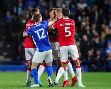 Birmingham City, St. Andrew 's @ Knighthead Park, Birmingham, İngiltere' de 16 Eylül 2024 'te oynanan Wrexham maçında her iki takım arasında gerginlik tırmanmaya başladı.