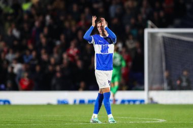 Birmingham City 'den Jay Stansfield, Birmingham City vs Wrexham maçında taraftarları alkışlıyor. St. Andrew' s @ Knighthead Park, Birmingham, Birleşik Krallık, 16 Eylül 2024