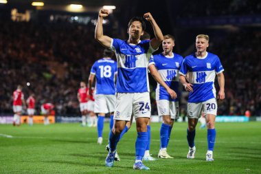 Birmingham City 'den Tomoki Iwata, Birmingham City' nin St. Andrew 's @ Knighthead Park, Birmingham, İngiltere, 16 Eylül 2024' te oynadığı Sky Bet 1 karşılaşmasında 3-1 kazanma hedefini kutluyor.