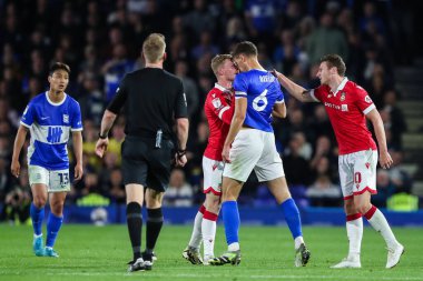 Birmingham City, St. Andrew 's @ Knighthead Park, Birmingham, İngiltere' de 16 Eylül 2024 'te oynanan Wrexham maçında her iki takım arasında gerginlik tırmanmaya başladı.