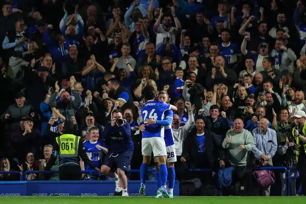 Birmingham City 'den Jay Stansfield, 16 Eylül 2024' te Birmingham City 'nin St. Andrew' s @ Knighthead Park, Birmingham 'daki Wrexham maçında 1-1 kazanma hedefini kutluyor.