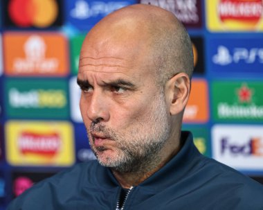 Manchester City 'nin Pep Guardiola teknik direktörü UEFA Şampiyonlar Ligi Manchester City - Inter Milan Basın Konferansı sırasında 17 Eylül 2024' te Etihad Stadyumu 'nda yaptığı basın toplantısında konuşma yaptı.