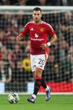 Manchester United takımından Diogo Dalot, 17 Eylül 2024 'te Old Trafford, Manchester, İngiltere' de oynanan Carabao Kupası 3. Raundda Manchester United ile Barnsley karşılaşacak.