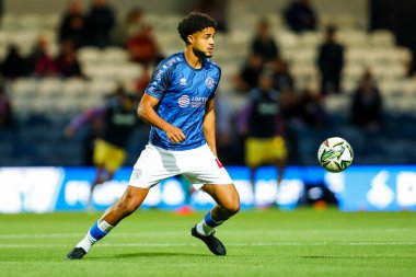 Queens Park Rangers 'dan Jonathan Varane, 17 Eylül 2024' te Londra 'daki Kiyan Prince Vakfı Stadyumu' nda oynanan Queens Park Rangers-Crystal Palace maçından önce ısınıyor.