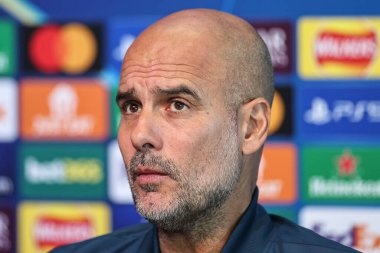 Manchester City 'nin Pep Guardiola teknik direktörü UEFA Şampiyonlar Ligi Manchester City - Inter Milan Basın Konferansı sırasında 17 Eylül 2024' te Etihad Stadyumu 'nda yaptığı basın toplantısında konuşma yaptı.