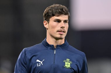 Southampton 'dan Ronnie Edwards, 17 Eylül 2024' te Goodison Park, Liverpool 'da oynanan Everton-Southampton Carabao Kupası karşılaşması öncesinde ısınıyor.