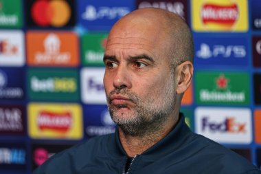 Manchester City 'nin Pep Guardiola teknik direktörü UEFA Şampiyonlar Ligi Manchester City - Inter Milan Basın Konferansı sırasında 17 Eylül 2024' te Etihad Stadyumu 'nda yaptığı basın toplantısında konuşma yaptı.