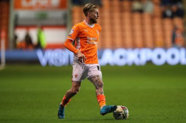 Blackpool 'dan Hayden Coulson, 17 Eylül 2024' te Bloomfield Road, Blackpool 'da Çarşamba günü oynanan Blackpool-Sheffield maçında topu kontrol ediyor.