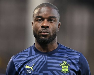 Southampton 'dan Maxwel Cornet, 17 Eylül 2024' te Goodison Park, Liverpool 'da oynanan Everton-Southampton Carabao Kupası karşılaşması öncesinde ısınıyor.