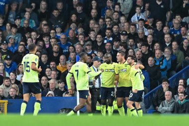 Southampton 'dan Taylor Harwood-Bellis, 17 Eylül 2024' te Goodison Park, Liverpool, İngiltere 'de oynanan Carabao Kupası maçı sırasında 1-1 kazanma hedefini kutluyor.