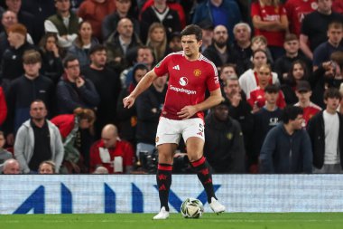 Manchester United takımından Harry Maguire, 17 Eylül 2024 'te Old Trafford, Manchester, Birleşik Krallık' ta oynanan Carabao Cup 3. Raund karşılaşmasında pas verdi.