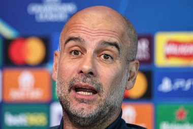 Manchester City 'nin Pep Guardiola teknik direktörü UEFA Şampiyonlar Ligi Manchester City - Inter Milan Basın Konferansı sırasında 17 Eylül 2024' te Etihad Stadyumu 'nda yaptığı basın toplantısında konuşma yaptı.