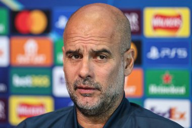 Manchester City 'nin Pep Guardiola teknik direktörü UEFA Şampiyonlar Ligi Manchester City - Inter Milan Basın Konferansı sırasında 17 Eylül 2024' te Etihad Stadyumu 'nda yaptığı basın toplantısında konuşma yaptı.