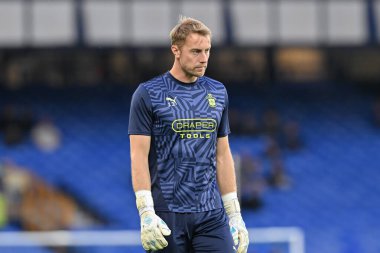 Southampton 'dan Joe Lumley, 17 Eylül 2024' te Goodison Park, Liverpool 'da oynanan Everton-Southampton maçı öncesinde ısınıyor.