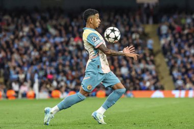 Manchester City 'den Savinho, 18 Eylül 2024' te Etihad Stadyumu 'nda Manchester City ile Inter Milan arasındaki UEFA Şampiyonlar Ligi sahne maçında topu kontrol ediyor.