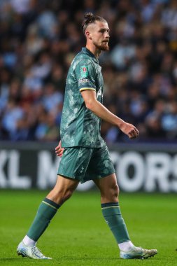 Coventry City, Coventry Building Society Arena, Coventry, İngiltere 'de Tottenham Hotspur' a karşı oynadığı Carabao Kupası karşılaşmasında Tottenham Hotspur 'dan Radu Drguin, 18 Eylül 2024