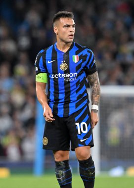 UEFA Şampiyonlar Ligi sahne maçı sırasında Inter Milan 'dan Lautaro Martnez 18 Eylül 2024 tarihinde Etihad Stadyumu' nda Manchester City - Inter Milan maçında