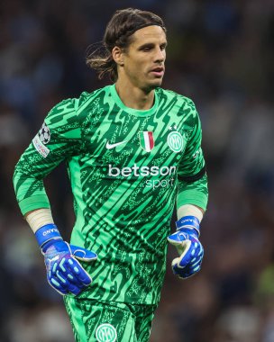 UEFA Şampiyonlar Ligi sahne maçı sırasında Inter Milan 'dan Yann Sommer 18 Eylül 2024' te Etihad Stadyumu 'nda Manchester City ile Inter Milan arasında oynanacak.