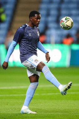 Coventry City 'den Ephron Mason-Clark, 18 Eylül 2024' te Coventry Building Society Arena 'da Coventry City ile Tottenham Hotspur arasındaki Carabao Kupası karşılaşması öncesinde ısınma turunda