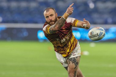 Huddersfield Giants 'tan Jake Bibby 27. Betfred Süper Lig karşılaşmasında ısınma turunda Huddersfield Giants Castleford Tigers' a karşı John Smith Stadyumu, Huddersfield, Birleşik Krallık, 19 Eylül 2024
