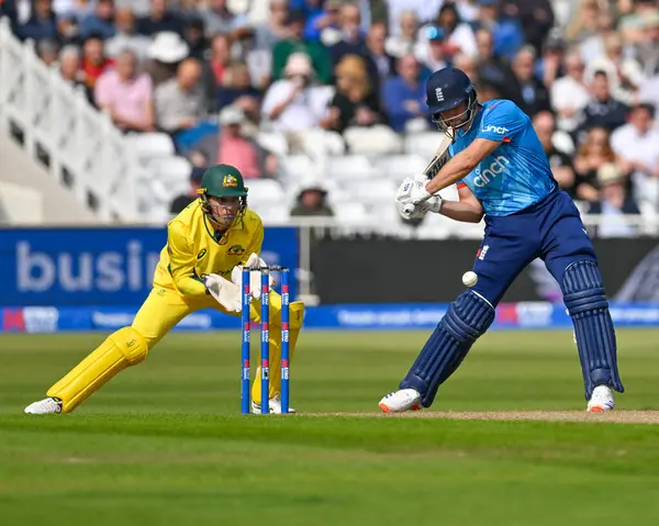 Phil SALT (İngiltere), 1 Eylül 2024 tarihinde İngiltere ile İngiltere arasında oynanan Trent Bridge, Nottingham, İngiltere maçında vuruş yaptı.