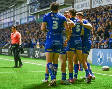 Warrington Wolves takımından Matty Ashton, 27. Betfred Süper Lig Turu 'nda Warrington Wolves' a karşı Londra Broncos karşılaşmasını 20 Eylül 2024 'te Halliwell Jones Stadyumu' nda kutluyor.