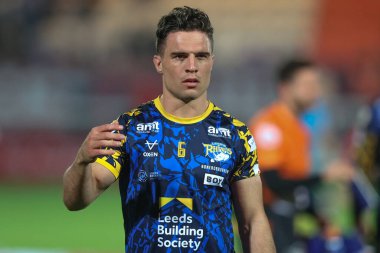 Leeds Rhinos takımından Brodie Croft 27. Betfred Süper Lig karşılaşmasında ısınma turunda Hull KR, Leeds Rhinos 'a karşı Sewell Group Craven Park' ta, Kingston üzerine Hull, Birleşik Krallık, 20 Eylül 2024