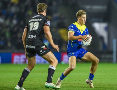 Warrington Wolves takımından Josh Drinkwater, 20 Eylül 202 'de Warrington, İngiltere' deki Halliwell Jones Stadyumu 'nda oynanan 27.