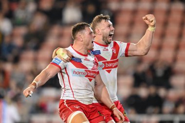 St. Helens 'ten Morgan Knowles, 20 Eylül 2024' te Leigh Spor Köyü, Leigh, İngiltere 'de oynanan 27. Betfred Süper Lig karşılaşmasında 12-10' luk galibiyetini kutluyor.