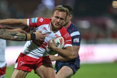 Hull KR 'dan Jez Litten, 27. Betfred Süper Lig Turu' nda, Hull KR ile Leeds Rhinos arasında oynanan Sewell Group Craven Park, Kingston 'da 20 Eylül 2024' te oynanan karşılaşmada topu bırakıyor.