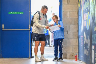 Warrington Wolves takımından Josh Drinkwater, 20 Eylül 202 'de Warrington, İngiltere' deki Halliwell Jones Stadyumu 'nda oynanan 27.