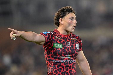 Leigh Leopards takımından Lachlan Lam, 27. Betfred Süper Lig karşılaşmasında Leigh Leopards ile St Helens arasında 20 Eylül 2024 'te Leigh Spor Köyü' nde oynanan karşılaşmada talimat verdi.