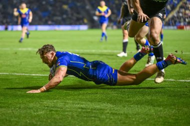 Warrington Wolves 'tan Matty Ashton 27. Betfred Süper Lig Turu' nda Halliwell Jones Stadyumu, Warrington, İngiltere 'de oynanan Warrington Wolves - London Broncos maçında şansını deniyor.