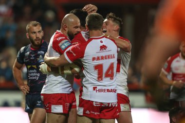 Hull KR 'dan Sauaso Sue, 27. Betfred Süper Lig karşılaşmasında Hull KR, Leeds Rhinos' a karşı Sewell Group Craven Park, Kingston 'da 20 Eylül 2024' te oynanan karşılaşmasını kutluyor.