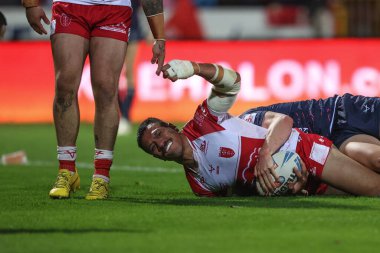 Hull KR 'dan Sauaso Sue, 27. Betfred Süper Lig karşılaşmasında Hull KR, Leeds Rhinos' a karşı Sewell Group Craven Park, Kingston 'da 20 Eylül 2024' te oynanan karşılaşmasını kutluyor.