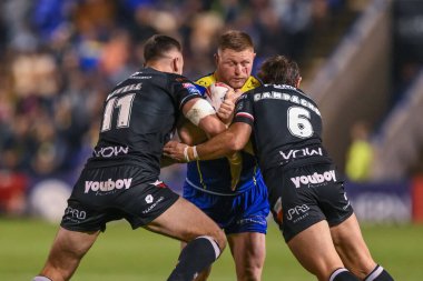 Warrington Wolvesis 'ten Luke Yates, Londra Broncos' tan Will Lovell ve Londra Broncos 'tan Jack Campagnolo tarafından 27. Betfred Süper Lig karşılaşmasında yenildi. Warrington Wolves, Londra Broncos' a karşı Halliwell Jones Stadyumu, Warrington, İngiltere