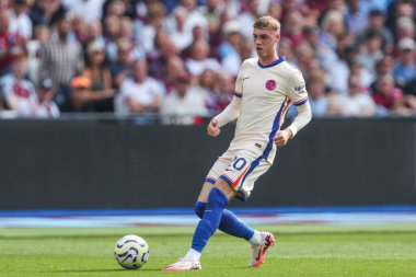 Chelsea 'den Cole Palmer Premier Lig maçında pas veriyor West Ham United Chelsea' ye karşı Londra Stadyumu, Londra, İngiltere, 21 Eylül 2024