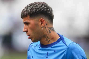 Premier League maçında Chelsea 'ye karşı West Ham United, Londra Stadyumu' nda 21 Eylül 2024 'te Chelsea' de Chelsea 'li Enzo Fernndez' in boyun dövmeleri.