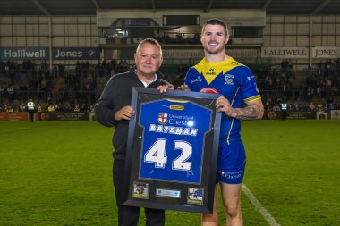 Warrington Wolves takımından John Bateman, 20 Eylül 2024 'te Warrington, İngiltere' deki Halliwell Jones Stadyumu 'nda oynanan 27.