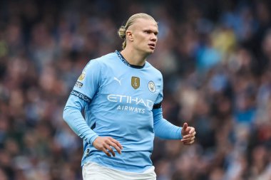 Manchester City 'den Erling Haaland Premier League maçı sırasında Manchester City, Etihad Stadyumu' nda Arsenal 'e karşı, 22 Eylül 2024