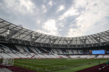 West Ham United 'ın evi olan Londra Stadyumu' nda, 21 Eylül 2024 'te Londra Stadyumu' nda oynanan Premier League maçı öncesinde West Ham United ve Chelsea maçının genel görünümü