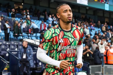 Arsenal 'den Gabriel Jesus maç öncesi ısınma için 22 Eylül 2024' te Etihad Stadyumu 'nda Manchester City ve Arsenal maçına çıkıyor.