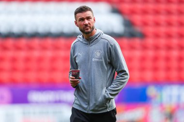 Blackpool 'dan Richard O' Donnell, 21 Eylül 2024 'te The Valley, Londra' da oynanan Sky Bet 1 karşılaşmasından önce The Valley 'e vardı.