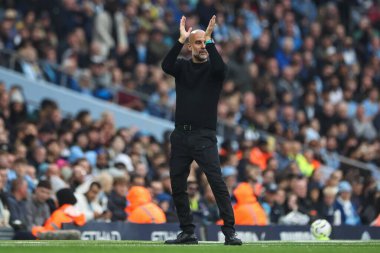 Manchester City 'nin Pep Guardiola teknik direktörü 22 Eylül 2024' te Etihad Stadyumu 'nda oynanan Premier League maçında kendisini alkışladı.