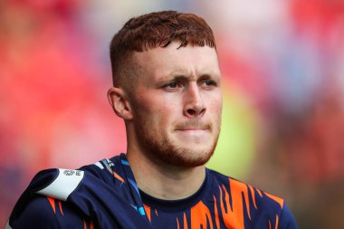 Blackpool 'dan Sonny Carey, 21 Eylül 2024' te İngiltere 'nin başkenti Londra' da oynanan The Valley maçında Charlton Athletic 'in Blackpool' a karşı oynadığı 1.