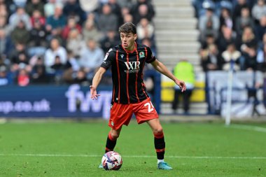 Blackburn Rovers 'dan Owen Beck 22 Eylül 2024' te İngiltere 'nin Deepdale şehrinde oynanan Preston North End-Blackburn Rovers maçında maç yapıyor.