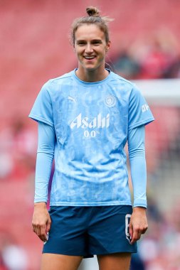 Manchester City 'den Vivianne Miedema, 22 Eylül 2024' te İngiltere 'nin Emirates Stadyumu' nda oynanan FA Kadınlar Süper Ligi karşılaşmasından önce ısınıyor.